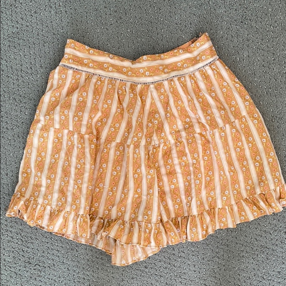 UO veryyyy flowy shorts!